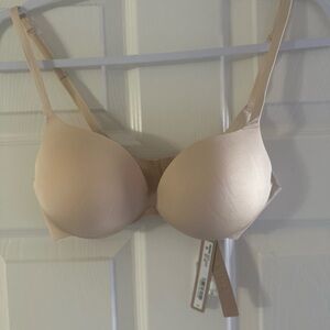SKIMS Brand new with tags ultimate push up plunge bra size 32C in color sand